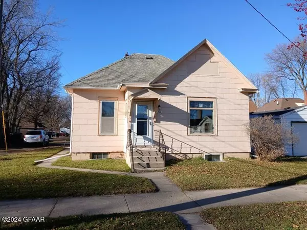 Grand Forks, ND 58201,311 11TH ST N