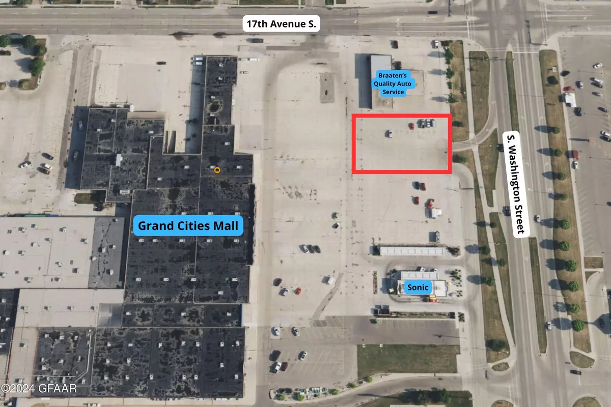 Grand Forks, ND 58201,1726 S WASHINGTON ST