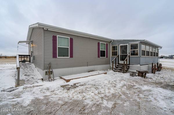 2225 OAK AVE NE, Emerado, ND 58228