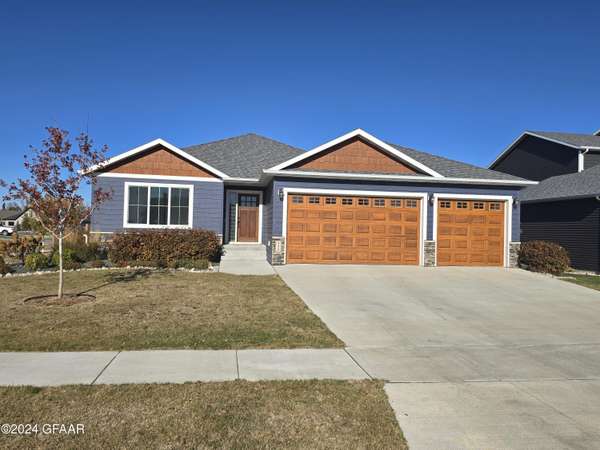 498 PLYMOUTH LANE, Grand Forks, ND 58201