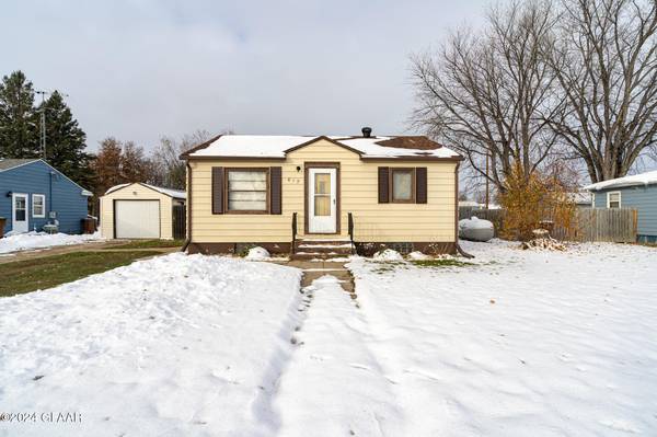 612 TERRY AVENUE AVE, Larimore, ND 58251