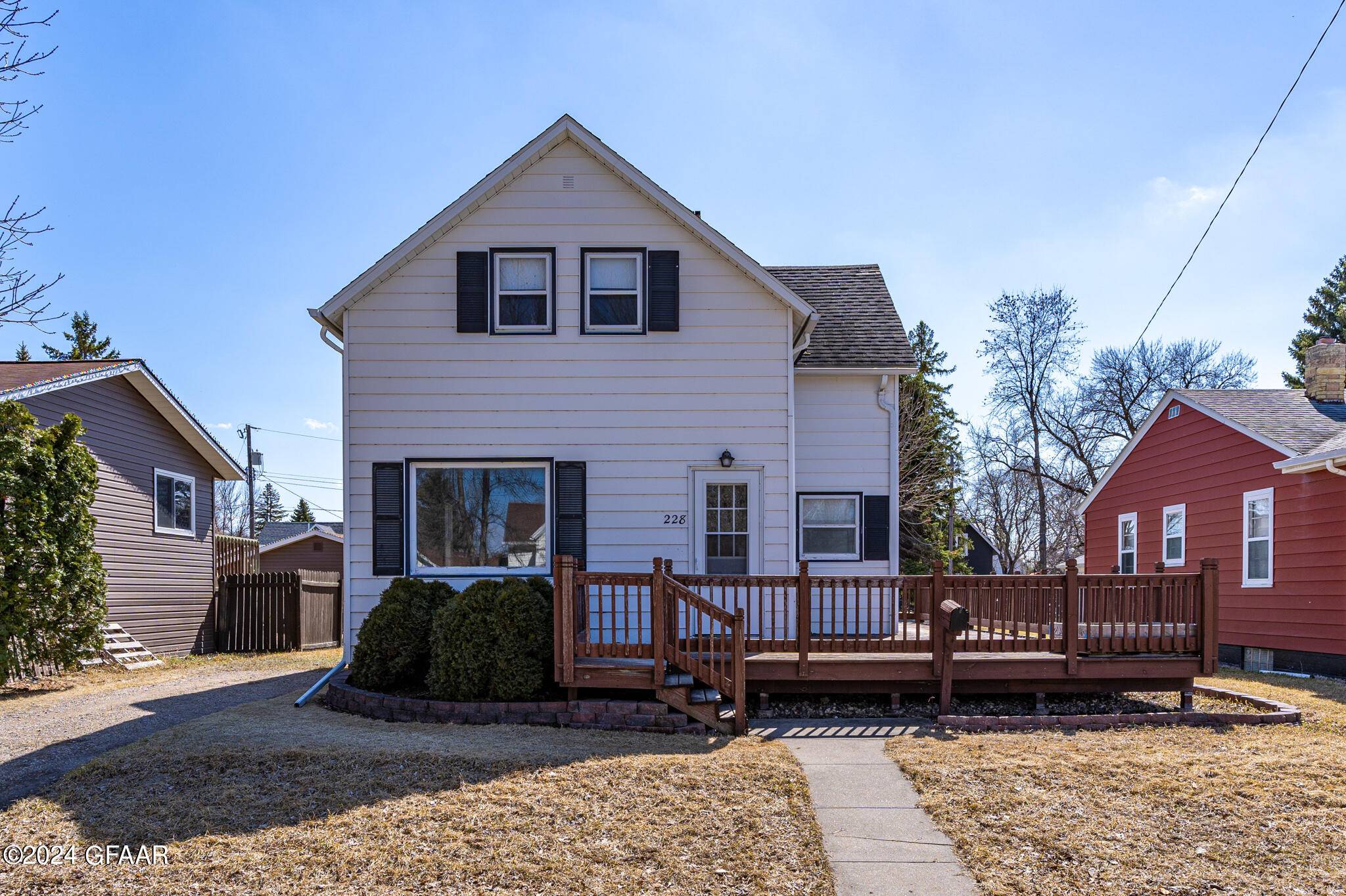 228 2ND AVENUE N, Crookston, MN 56716