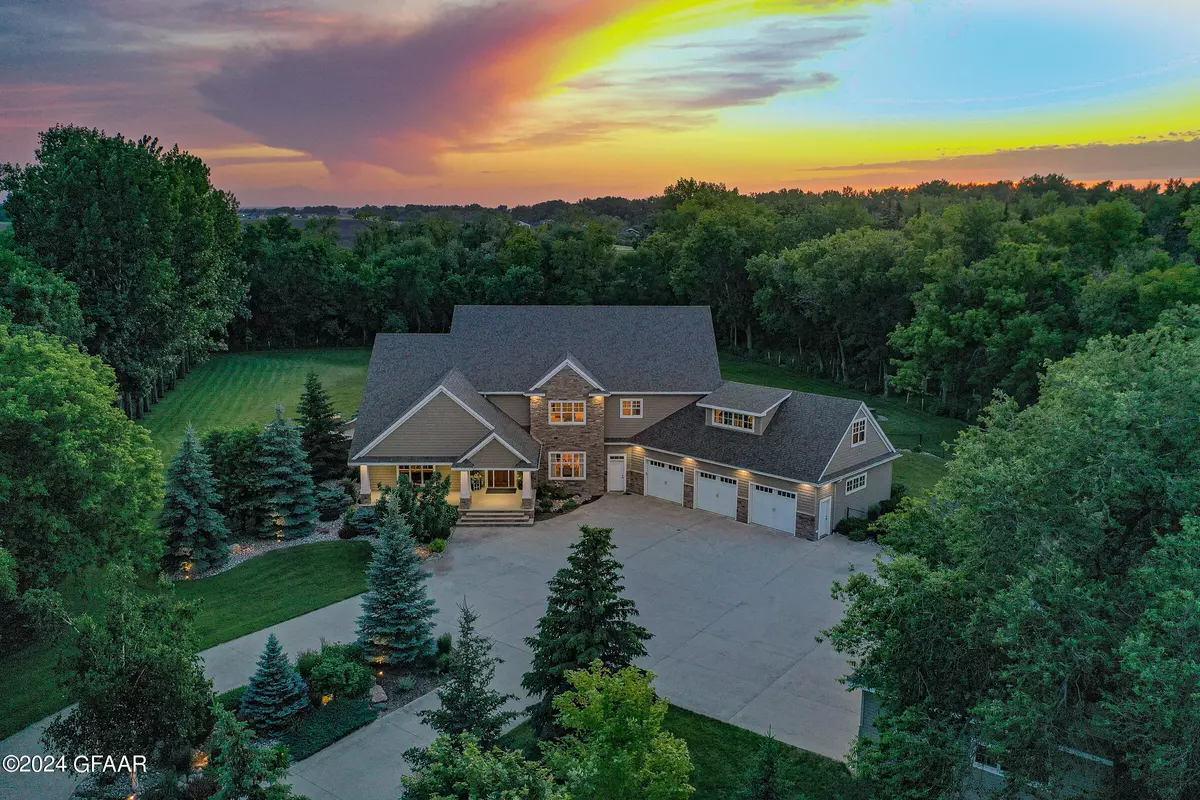 Grand Forks, ND 58203,3334 S 69TH ST