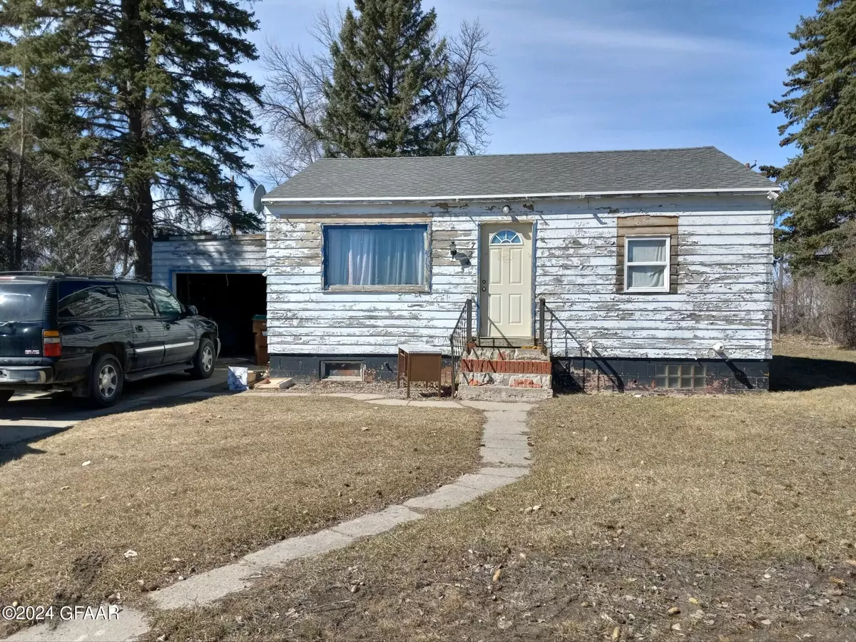 Larimore, ND 58251,724 TERRY AVE