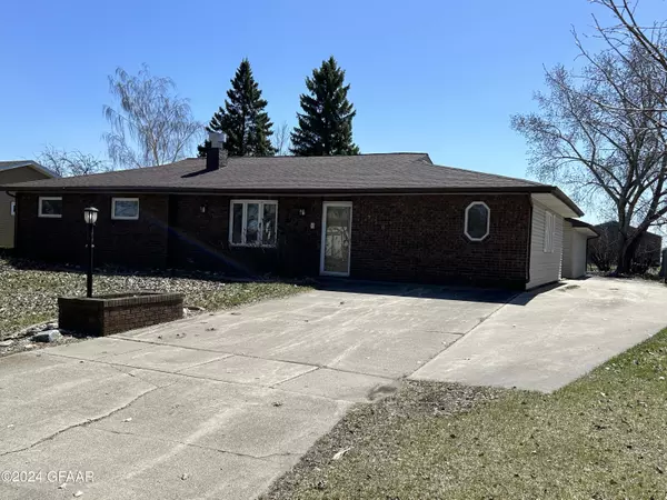 728 E 10TH ST, Grafton, ND 58237