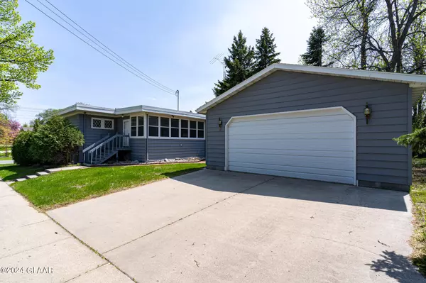 Grand Forks, ND 58203,923 N 25TH ST