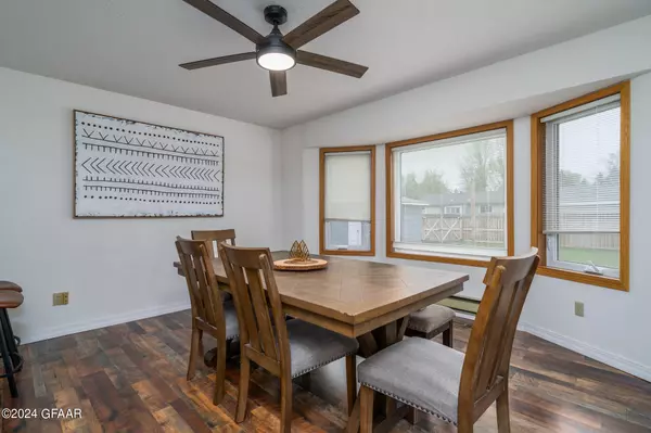 East Grand Forks, MN 56721,1728 RIVER RD NW