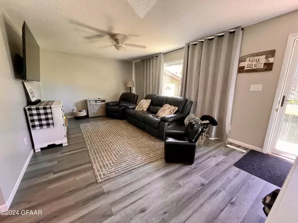 Reynolds, ND 58275,521 1ST AVE