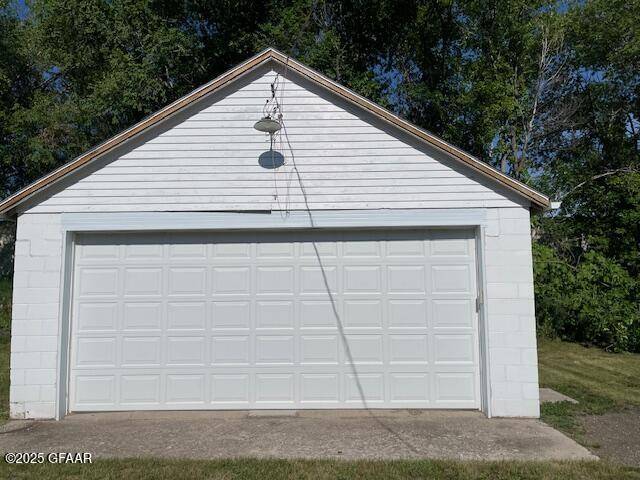 Park River, ND 58270,122 PROSPECT AVE N