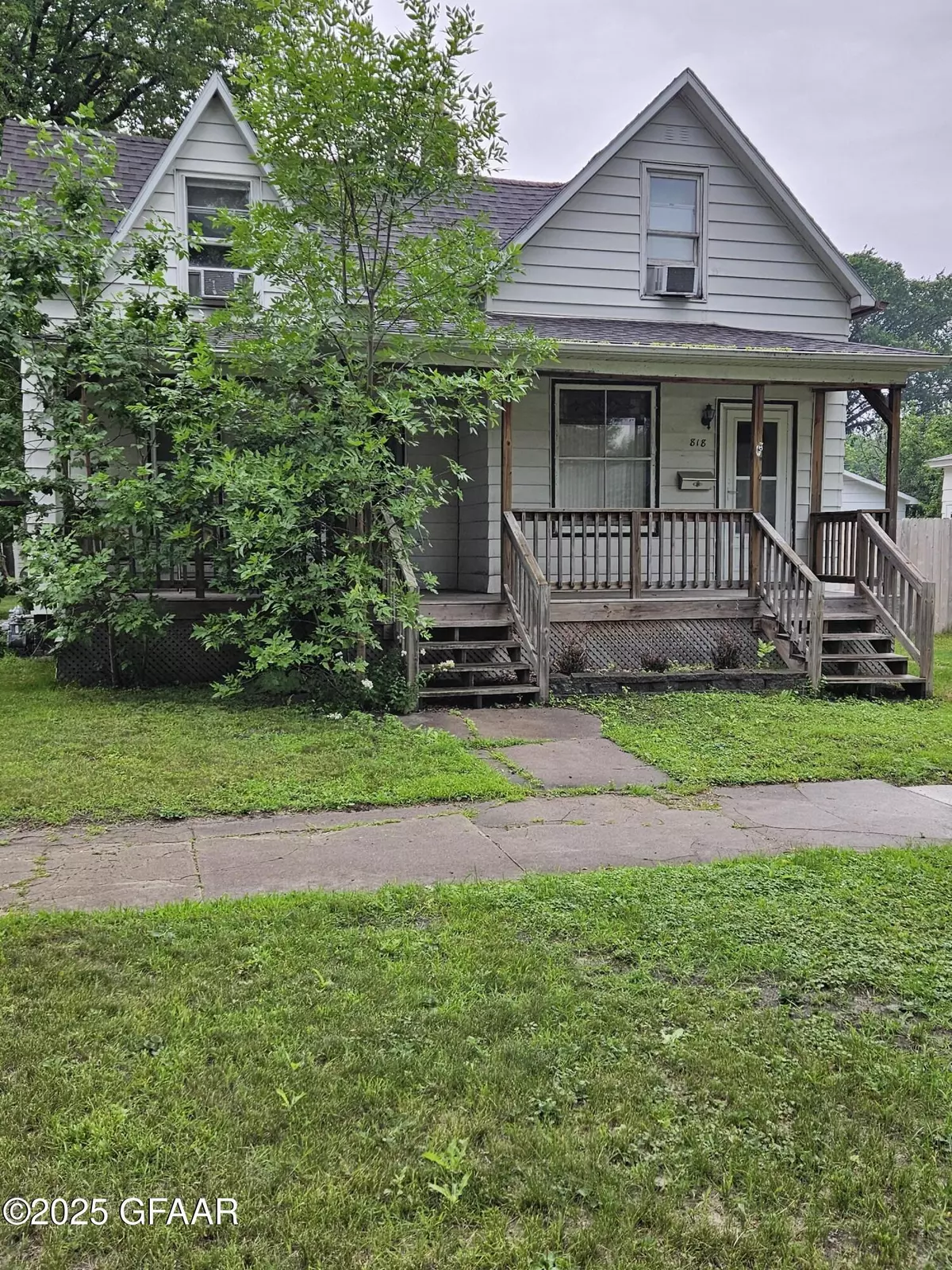 Grand Forks, ND 58201,818-820 CHERRY ST