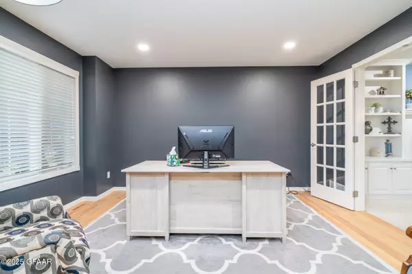 Grand Forks, ND 58201,2134 44TH AVE S