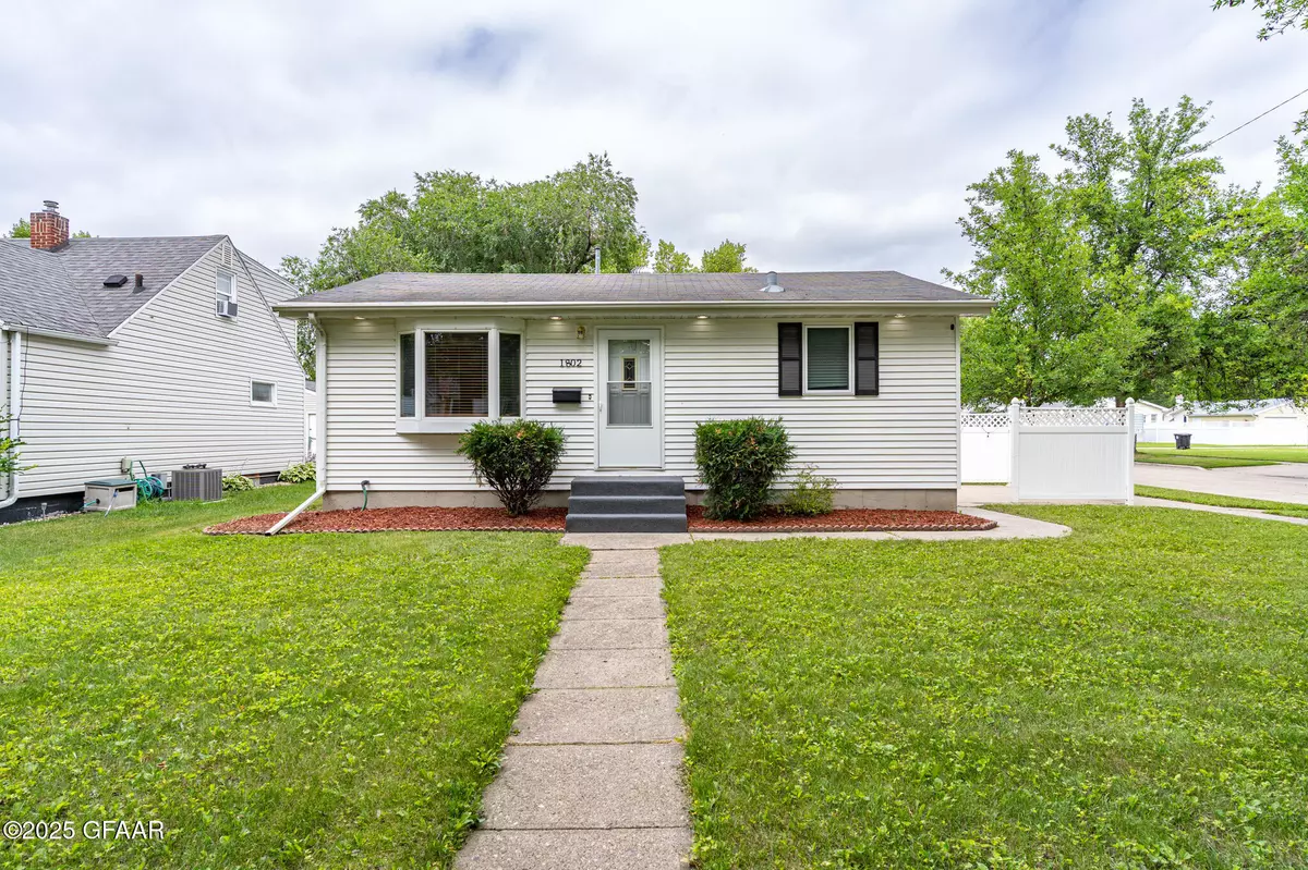 Grand Forks, ND 58203,1802 9TH AVE N