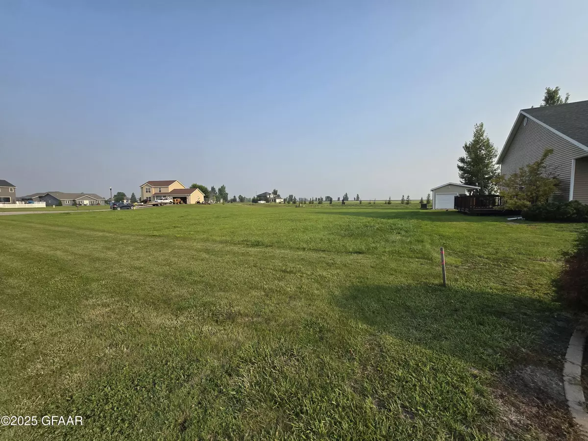 East Grand Forks, MN 56721,2433 PINEHURST CT NW