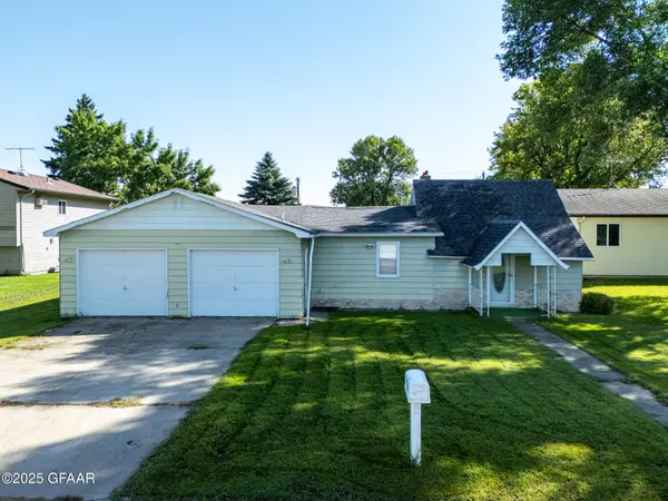 421 OAK AVE, Hatton, ND 58240