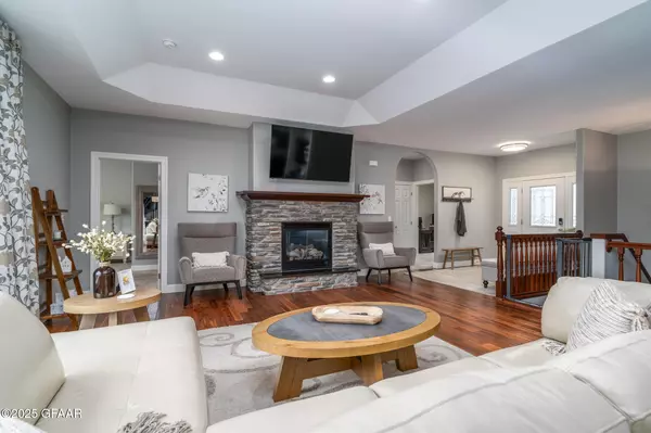 Grand Forks, ND 58201,2272 45TH AVE S