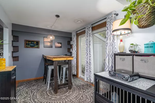 Grand Forks, ND 58201,2542 26TH AVE S