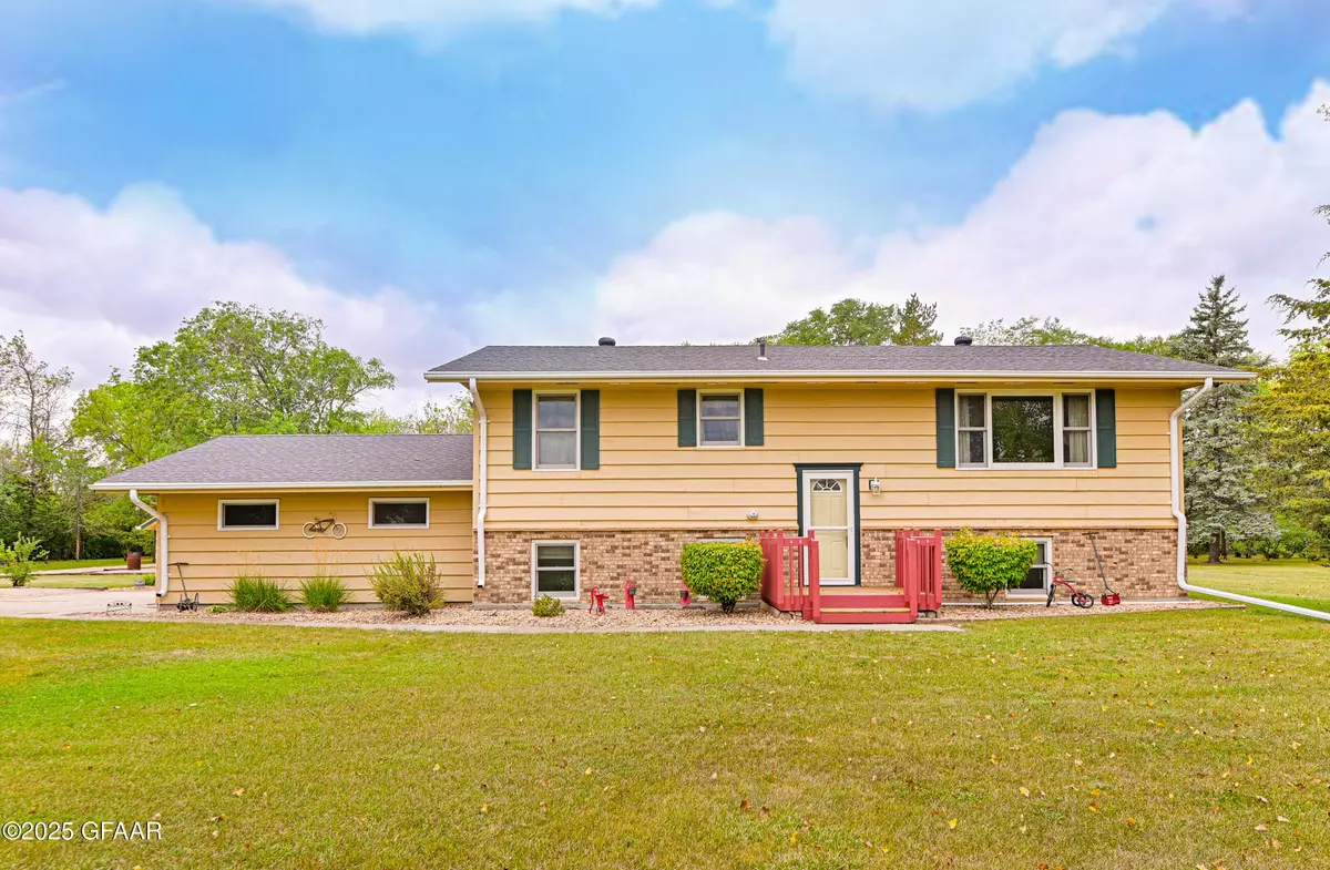 Grand Forks, ND 58201,2075 17TH ST NE