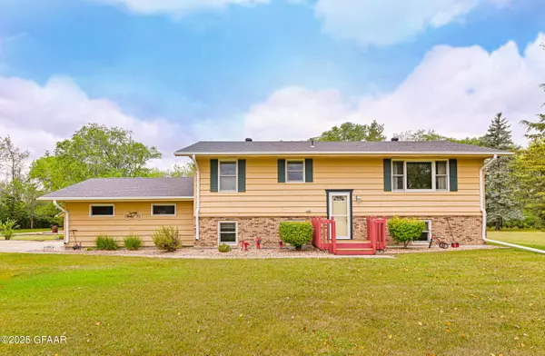 2075 17TH ST NE, Grand Forks, ND 58201