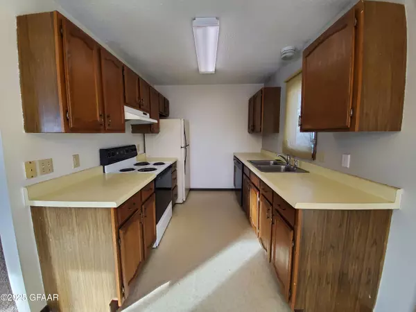 Grand Forks, ND 58201,716 GREAT PLAINS CT