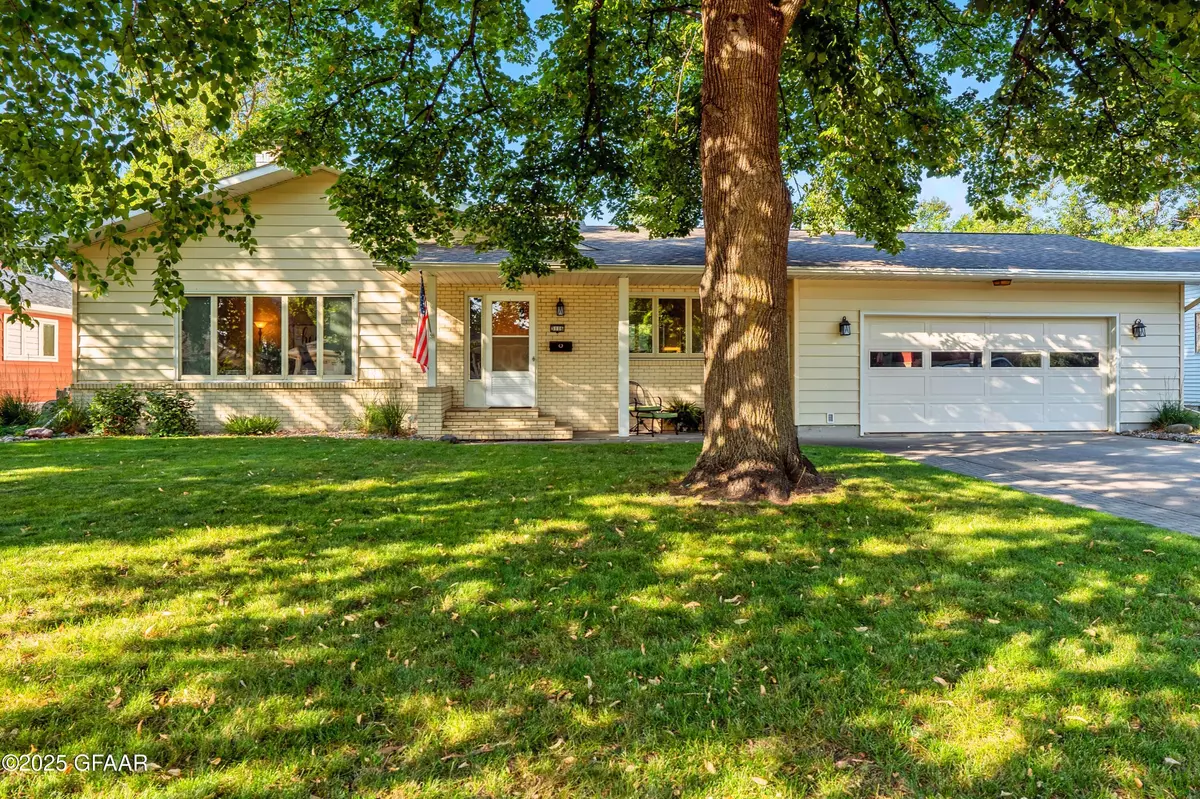 Grand Forks, ND 58201,3116 OLSON DR