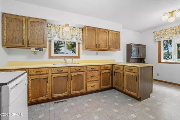 East Grand Forks, MN 56721,510 10TH ST NW