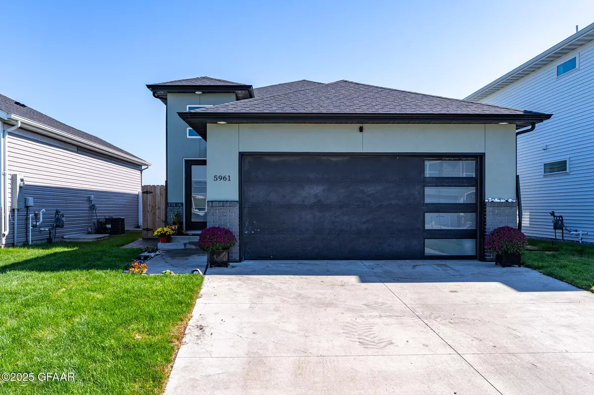 Grand Forks, ND 58201,5961 LOU ANN ST