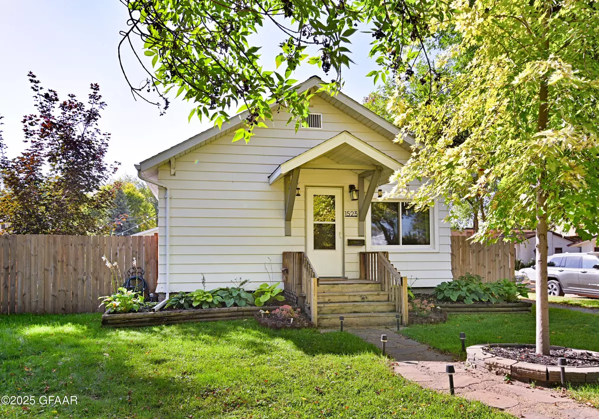 Grand Forks, ND 58203,1523 6TH AVE N