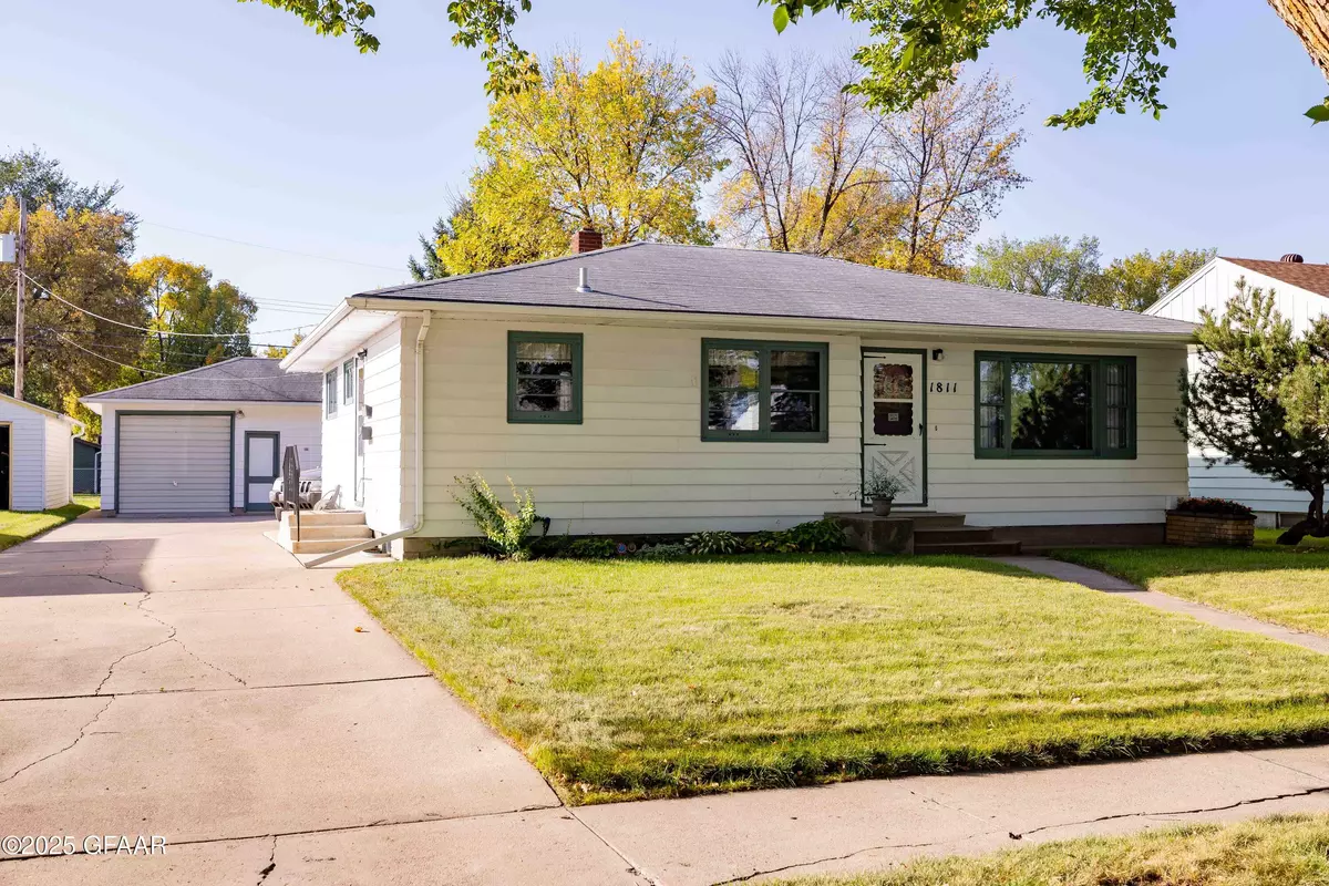 Grand Forks, ND 58203,1811 11TH AVE N