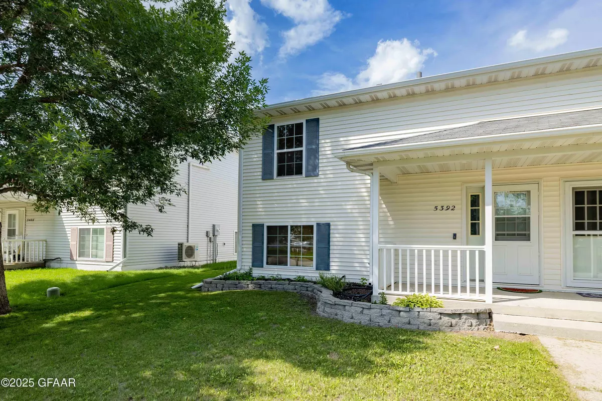 Grand Forks, ND 58203,5392 6TH AVE N