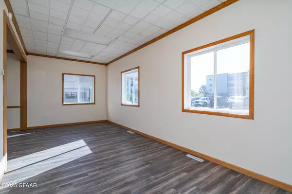 Grand Forks, ND 58201,1133 S COLUMBIA ROAD B-2