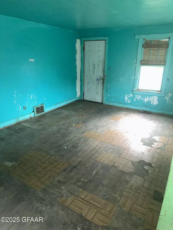 Devils Lake, ND 58301,901 1ST ST NE