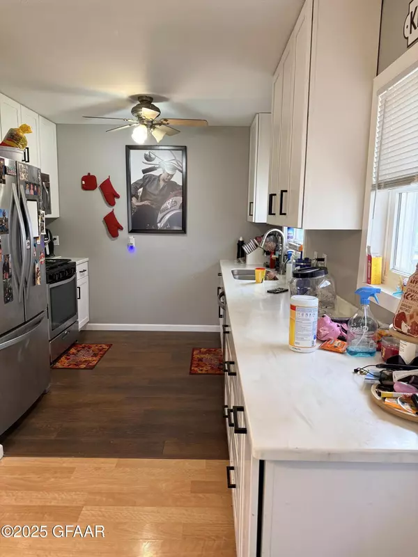 East Grand Forks, MN 56721,622 6TH AVE SE