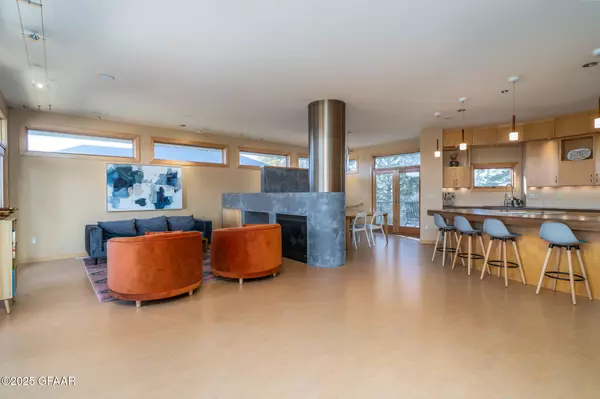 Grand Forks, ND 58201,3012 E ELMWOOD DR