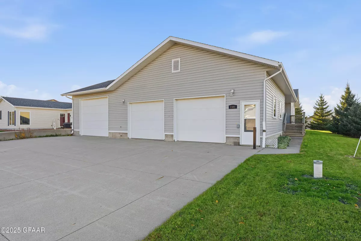 East Grand Forks, MN 56721,1502 14TH AVE SE