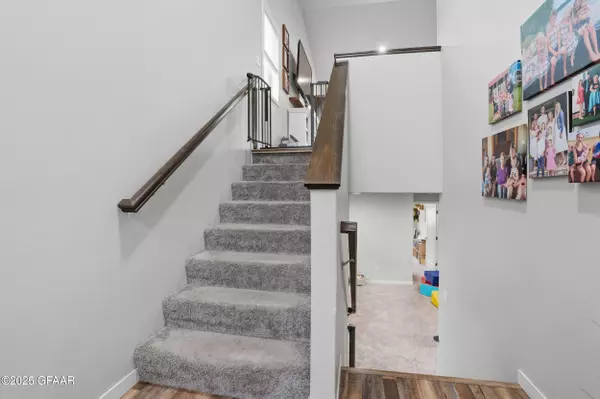 Grand Forks, ND 58201,824 58TH AVE S