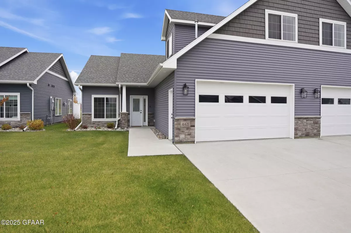 Grand Forks, ND 58201,4421 EDGEWOOD LN