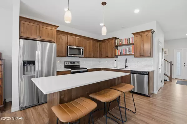 Grand Forks, ND 58201,4421 EDGEWOOD LN