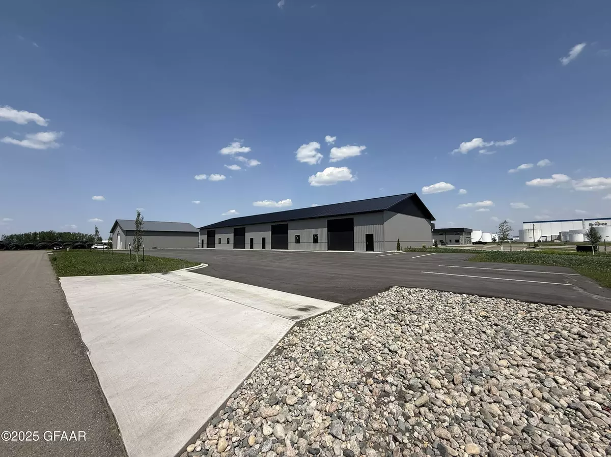 Grand Forks, ND 58203,4300 16TH AVE N