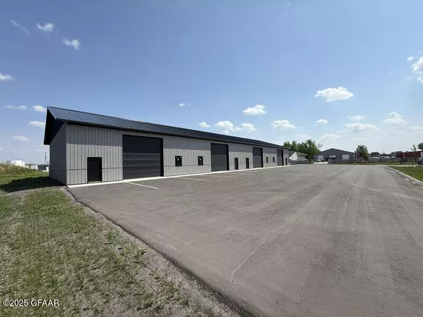 Grand Forks, ND 58203,4300 16TH AVE N