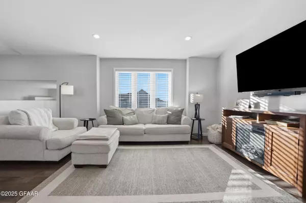 Grand Forks, ND 58201,270 SANDPIPER LN