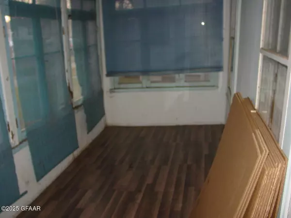 Grand Forks, ND 58203,810 N 5TH STREET