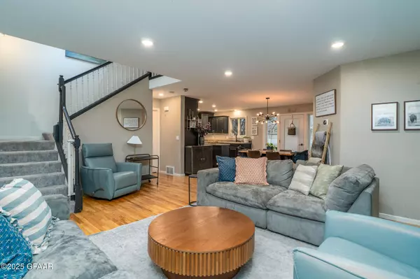 Grand Forks, ND 58201,5696 CYPRESS POINT DR