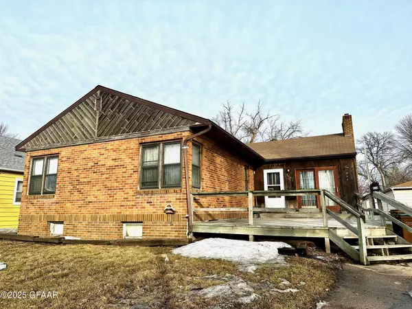 514 1ST AVE NE, East Grand Forks, MN 56721