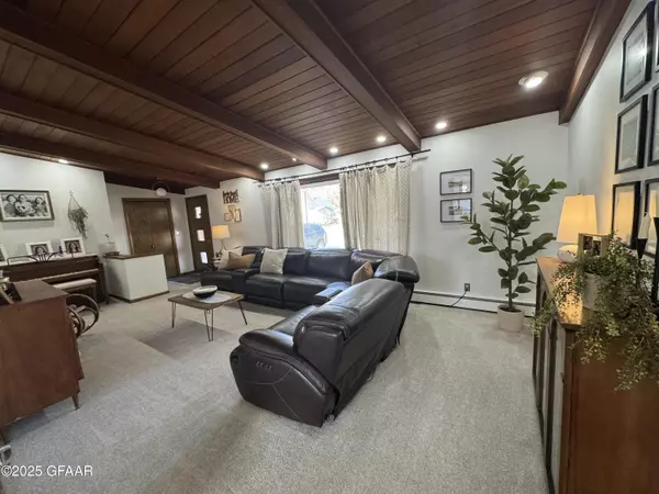 Warren, MN 56762,657 4TH ST