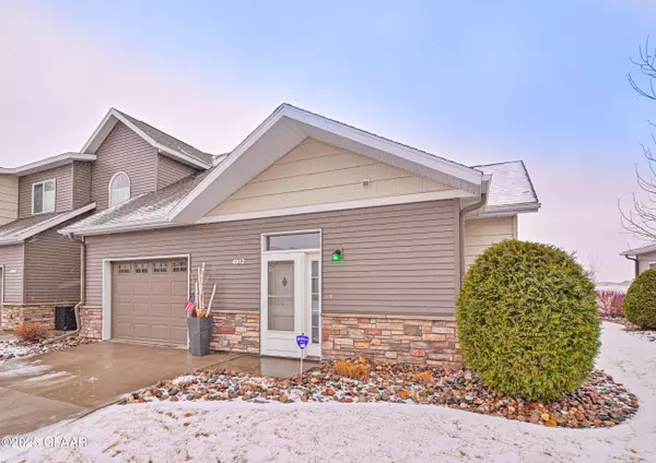 4912 CURT CIR, Grand Forks, ND 58201