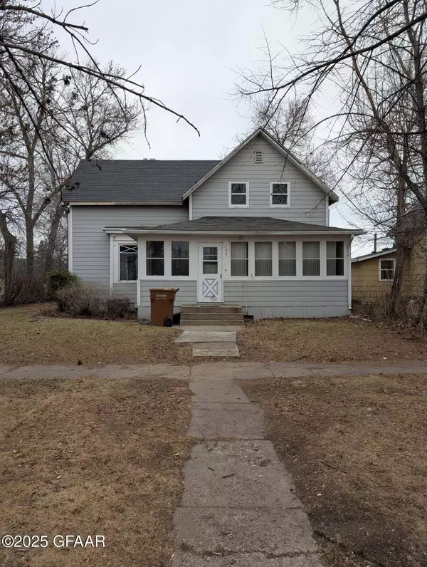 109 3RD ST N, Drayton, ND 58225