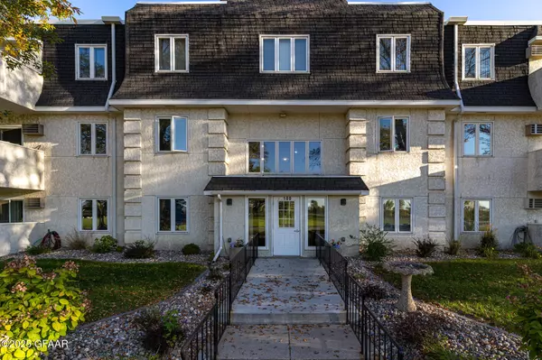 Grand Forks, ND 58201,815 DUKE DR 105