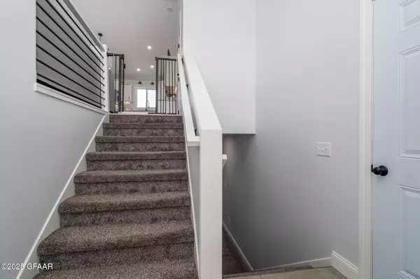 Grand Forks, ND 58201,3132 45TH AVE S