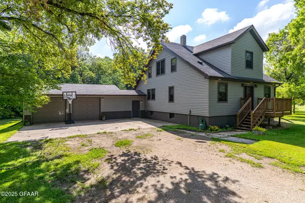 899 EAGLE AVE, Reynolds, ND 58275