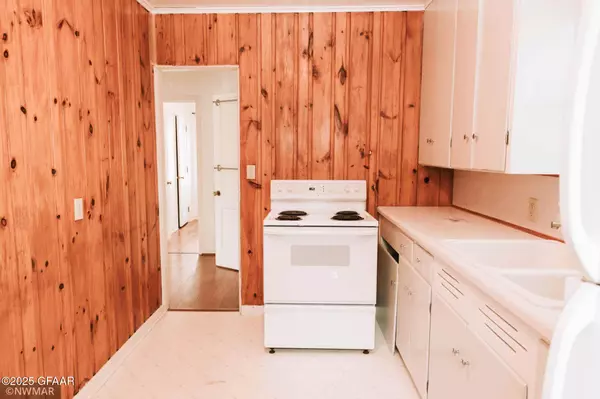 Crookston, MN 56716,635 WASHINGTON AVENUE